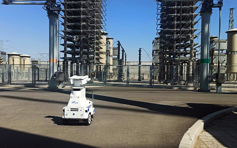 �½�ĳ����վ